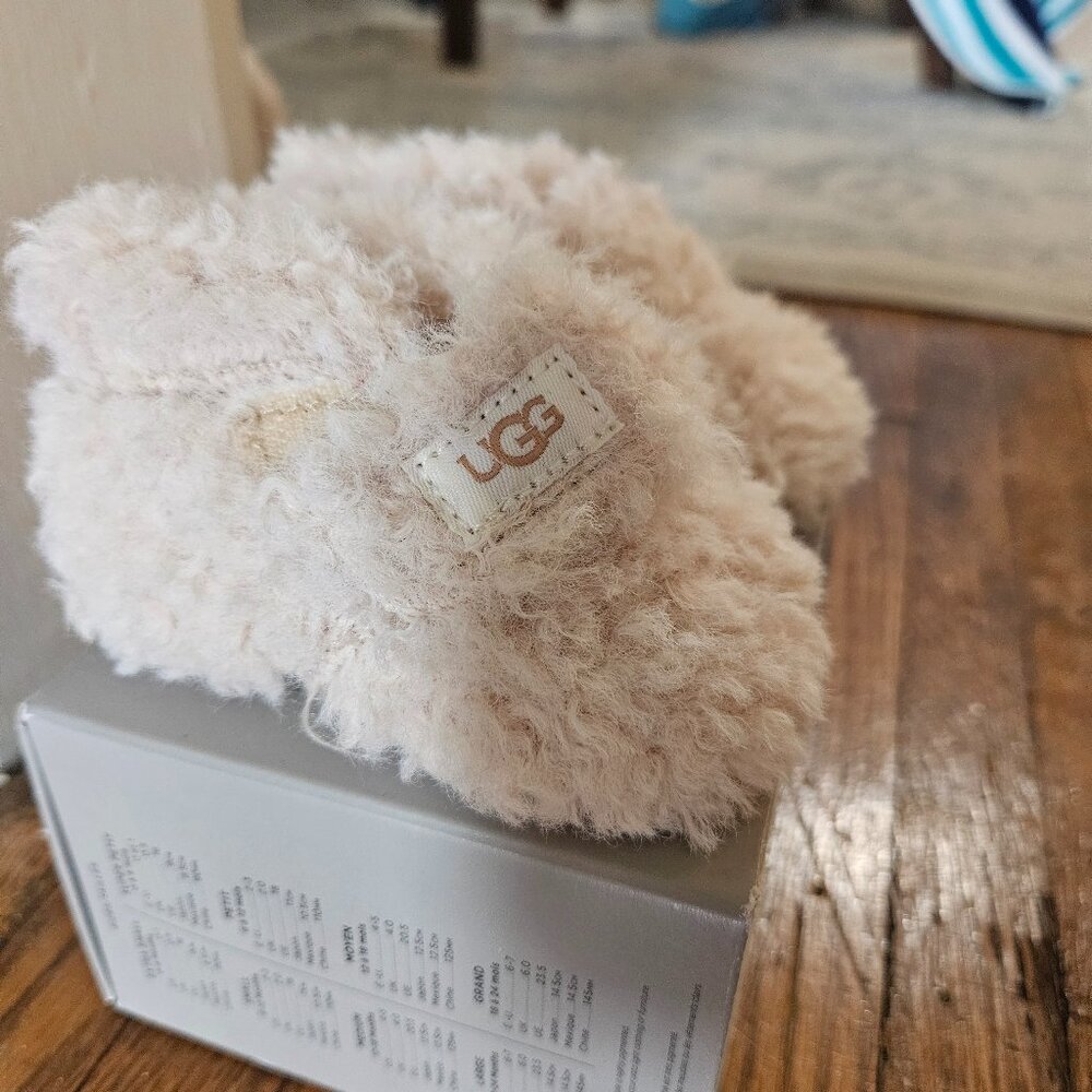 Ugg Bixbee newborn booties